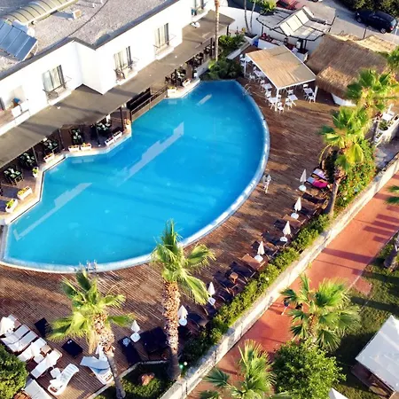 Amilla Hotel 4*
