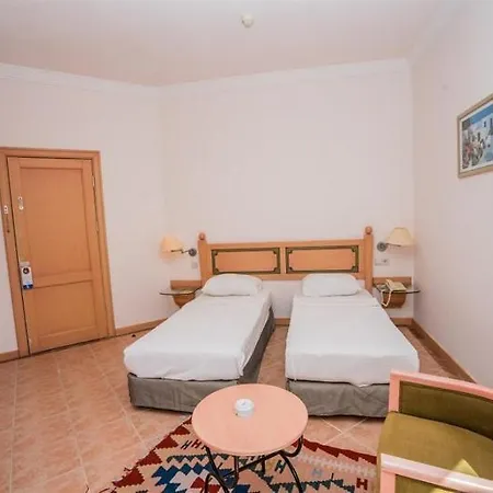 Amilla 4*
