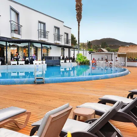 Amilla Hotel 4*
